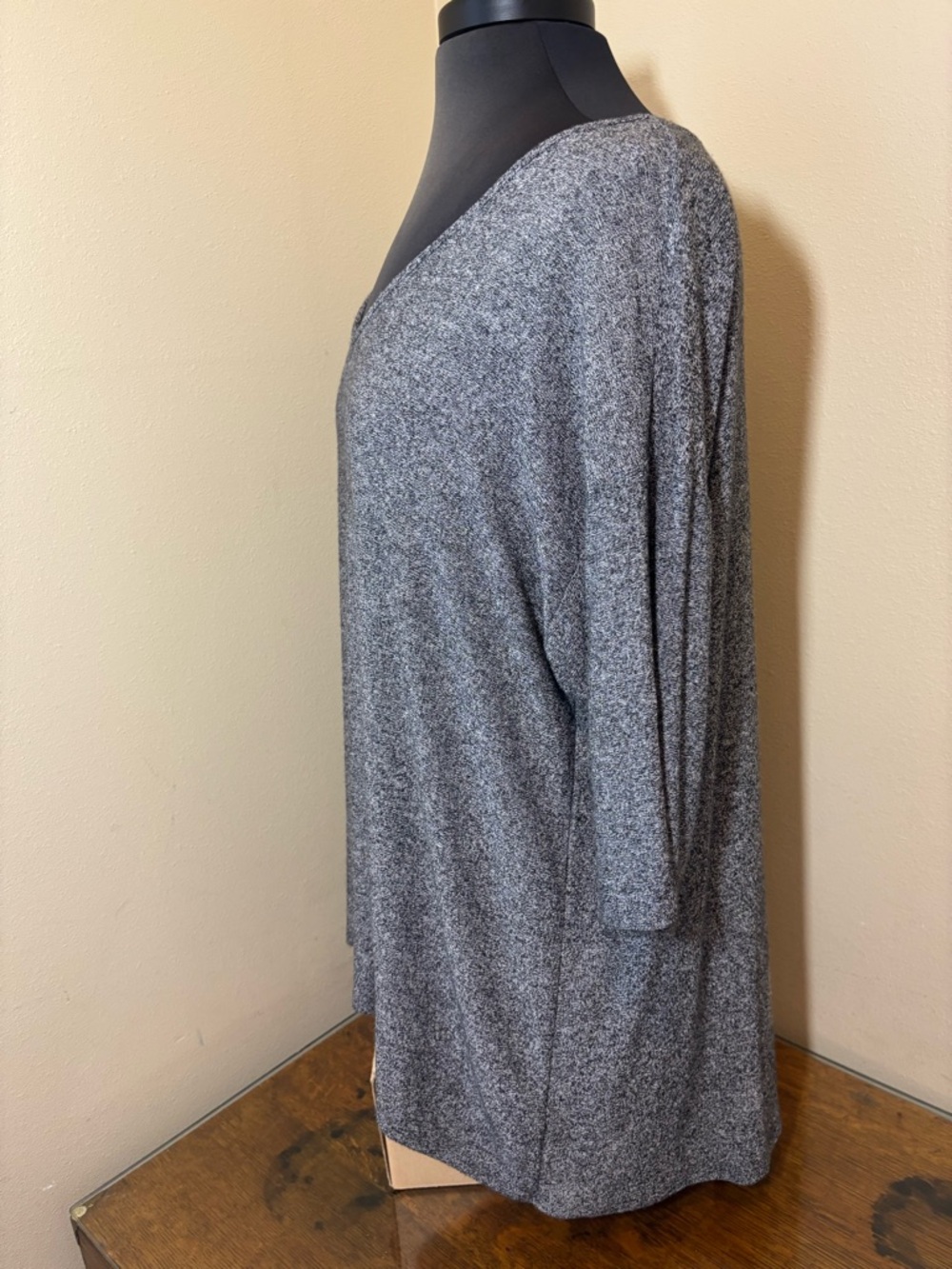 J. Jill Wearever Collection V-Neck Dolman 3/4 Sleeve Top - Gray, Petite Large - Picture 3 of 6
